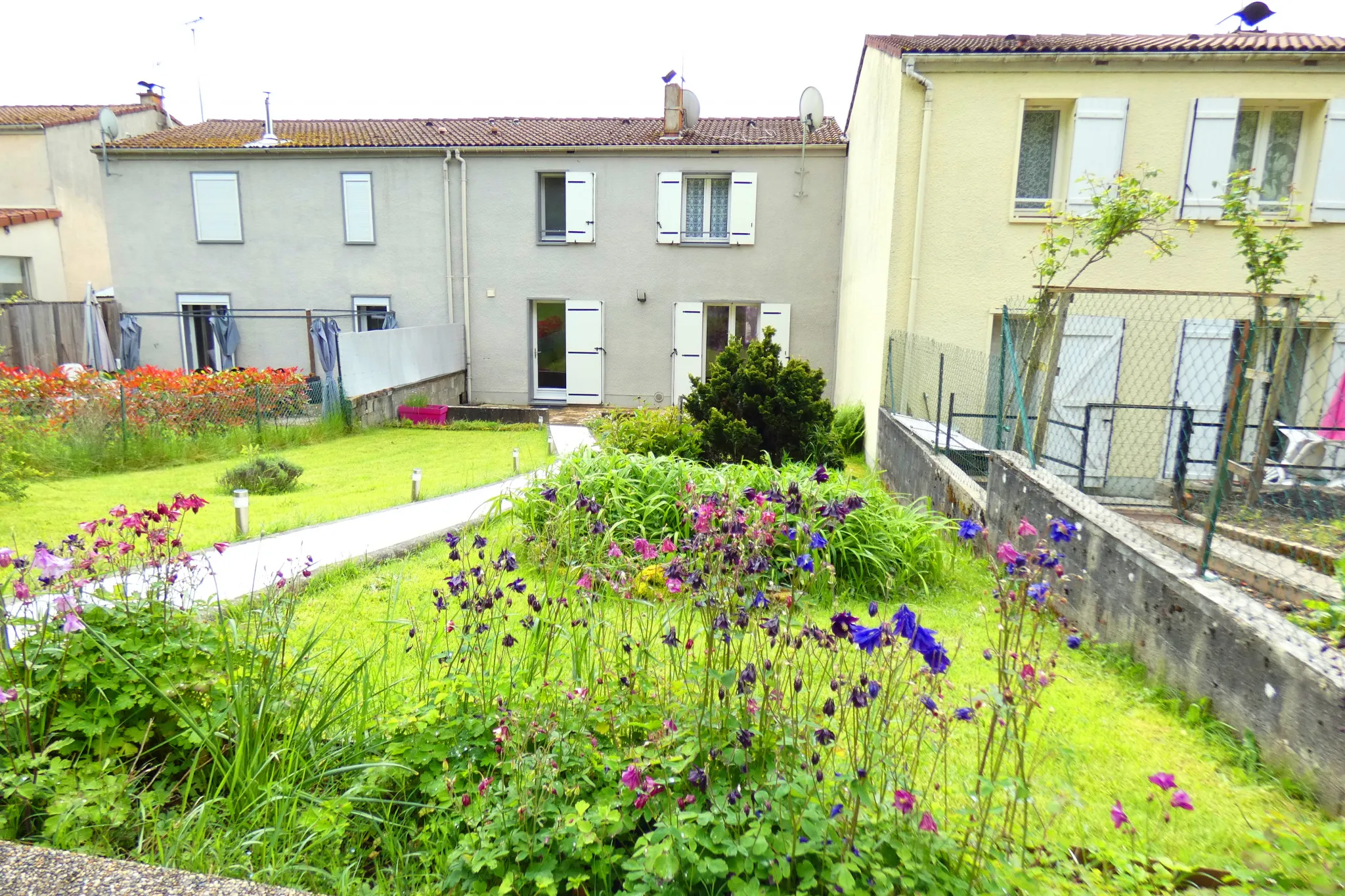 Maison à vendre à Arpajon-sur-Cère avec jardin 