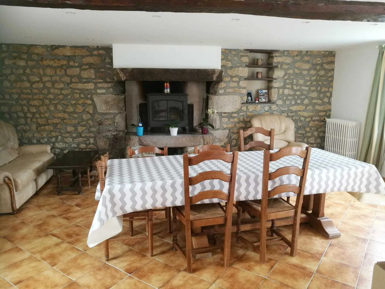 Maison familiale à vendre à Hauterive - 140 m² avec terrain de 20 000 m² 