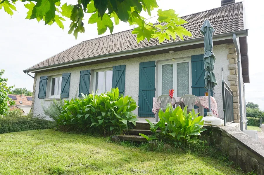 Jolie maison individuelle avec sous-sol à Varenne st Germain 