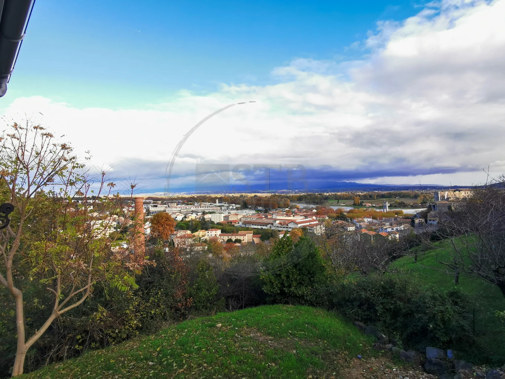 Maison individuelle de 138m² avec 1300m² de terrain à La Voulte-sur-Rhône 