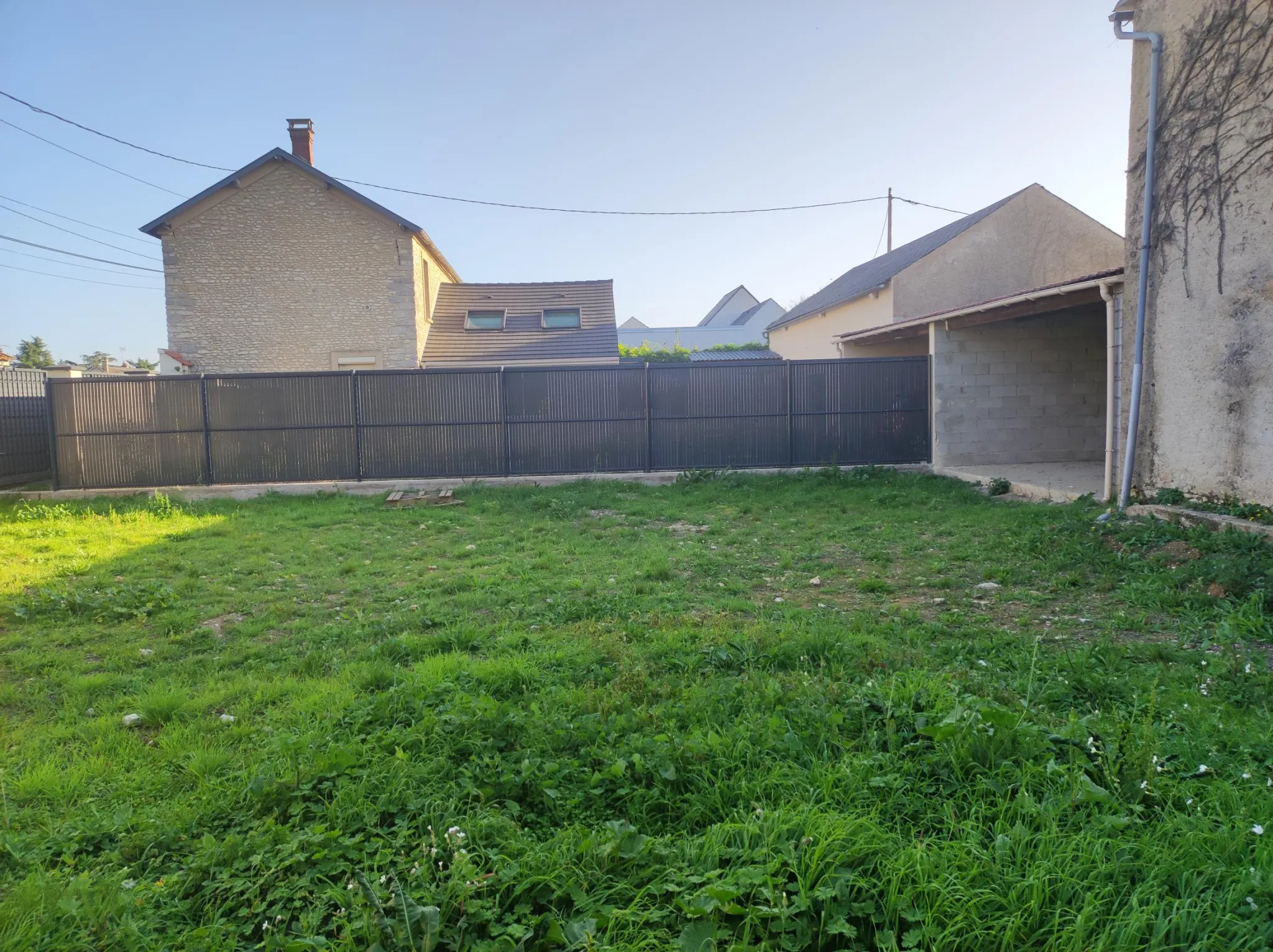 Terrain à bâtir de 330 m² à Angerville, proche de Dourdan 