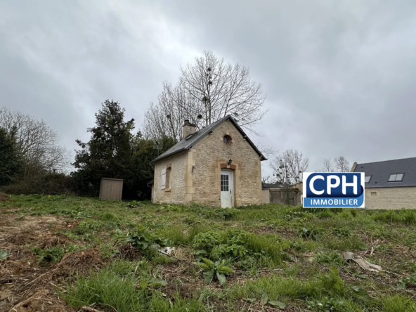 Terrain à bâtir à Rosel avec petite maison