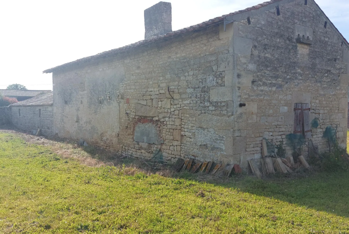 Bâtiment de ferme à rénover à Villiers en Plaine 