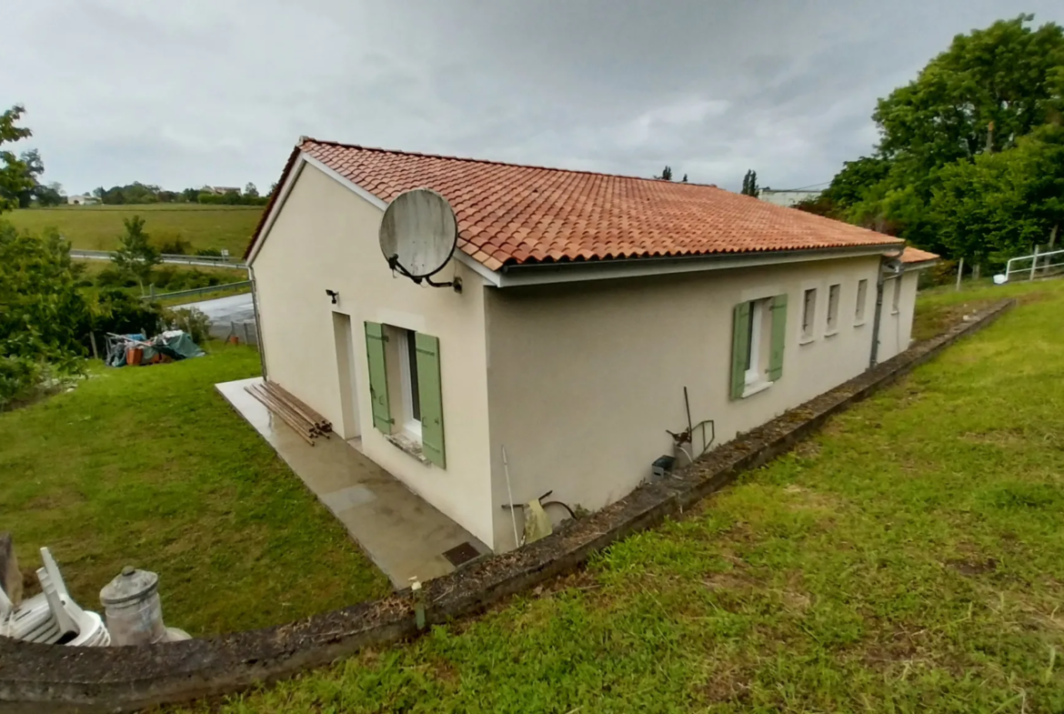 Maison plain-pied récente à vendre près du centre de Ribérac 