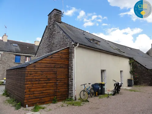 À Beignon: Ensemble immobilier de deux maisons dans le bourg 