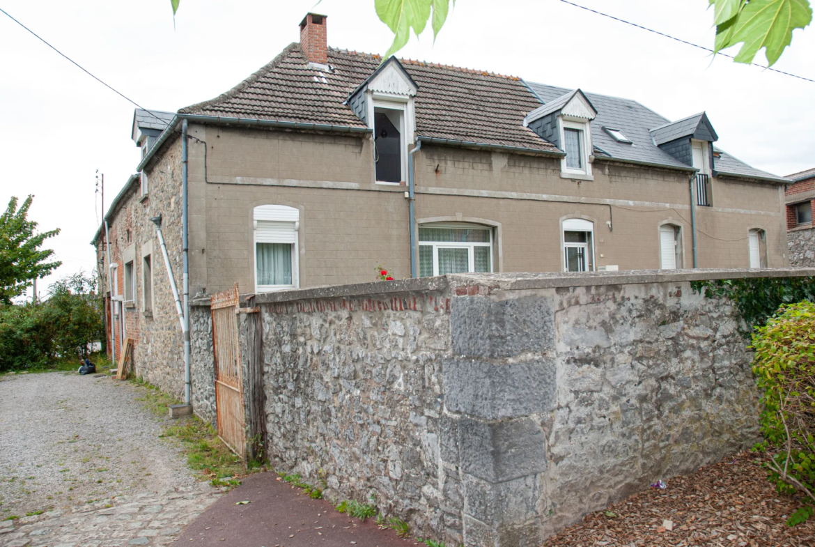 Maison semi-individuelle à vendre à Jeumont avec jardin 