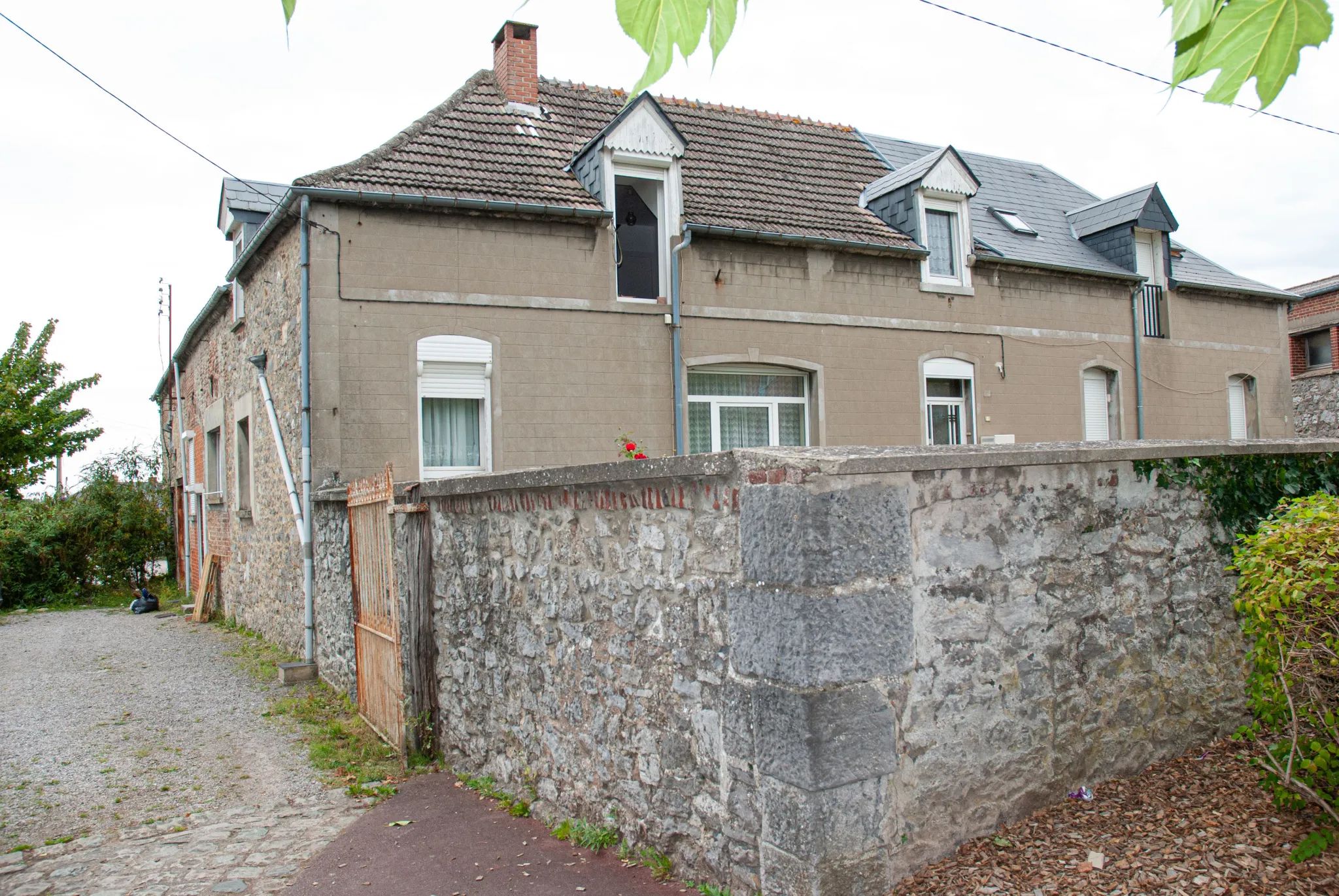 Maison semi-individuelle à vendre à Jeumont avec jardin 