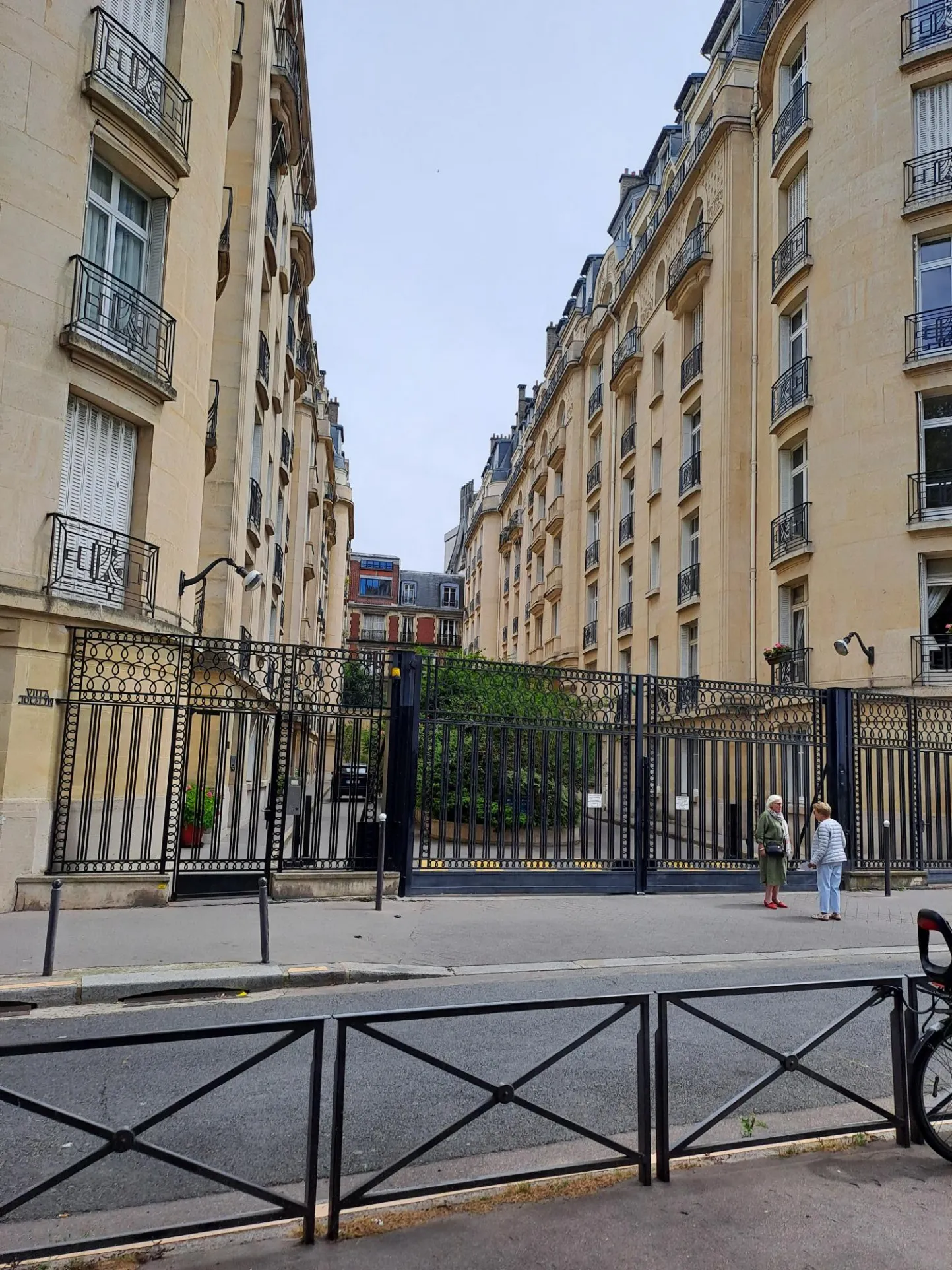 Chambre de Service à la Villa Jocelyn, Paris 75016 