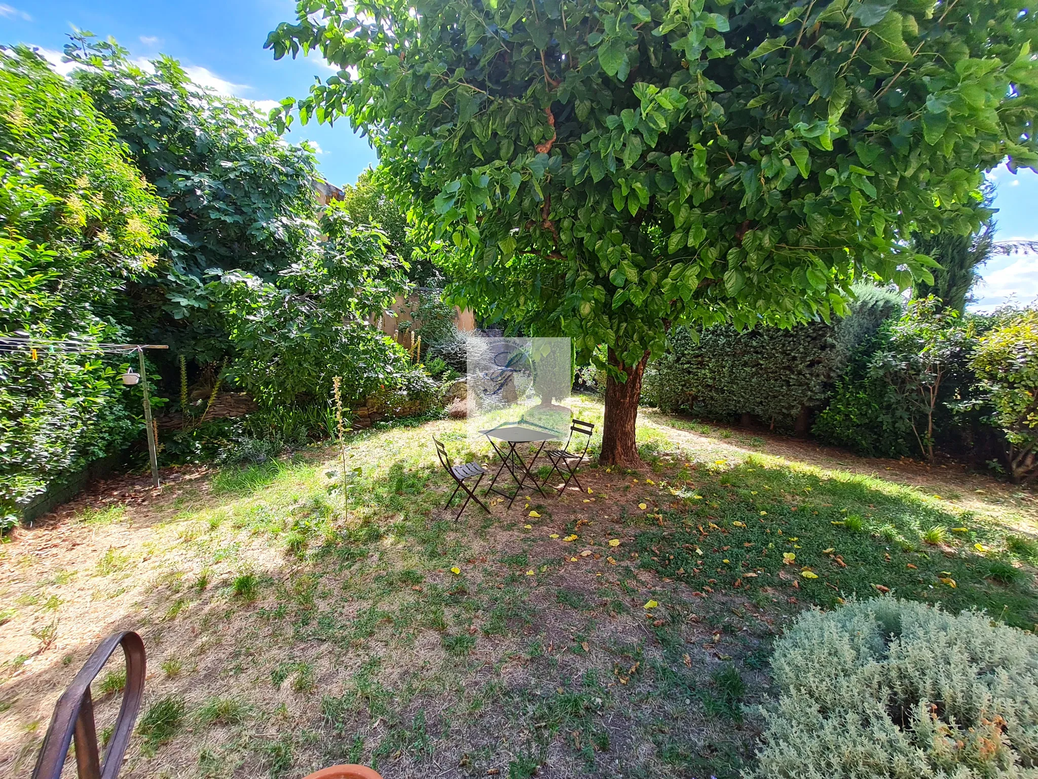 Maison de village à rénover avec jardin et garage près de Bédoin 