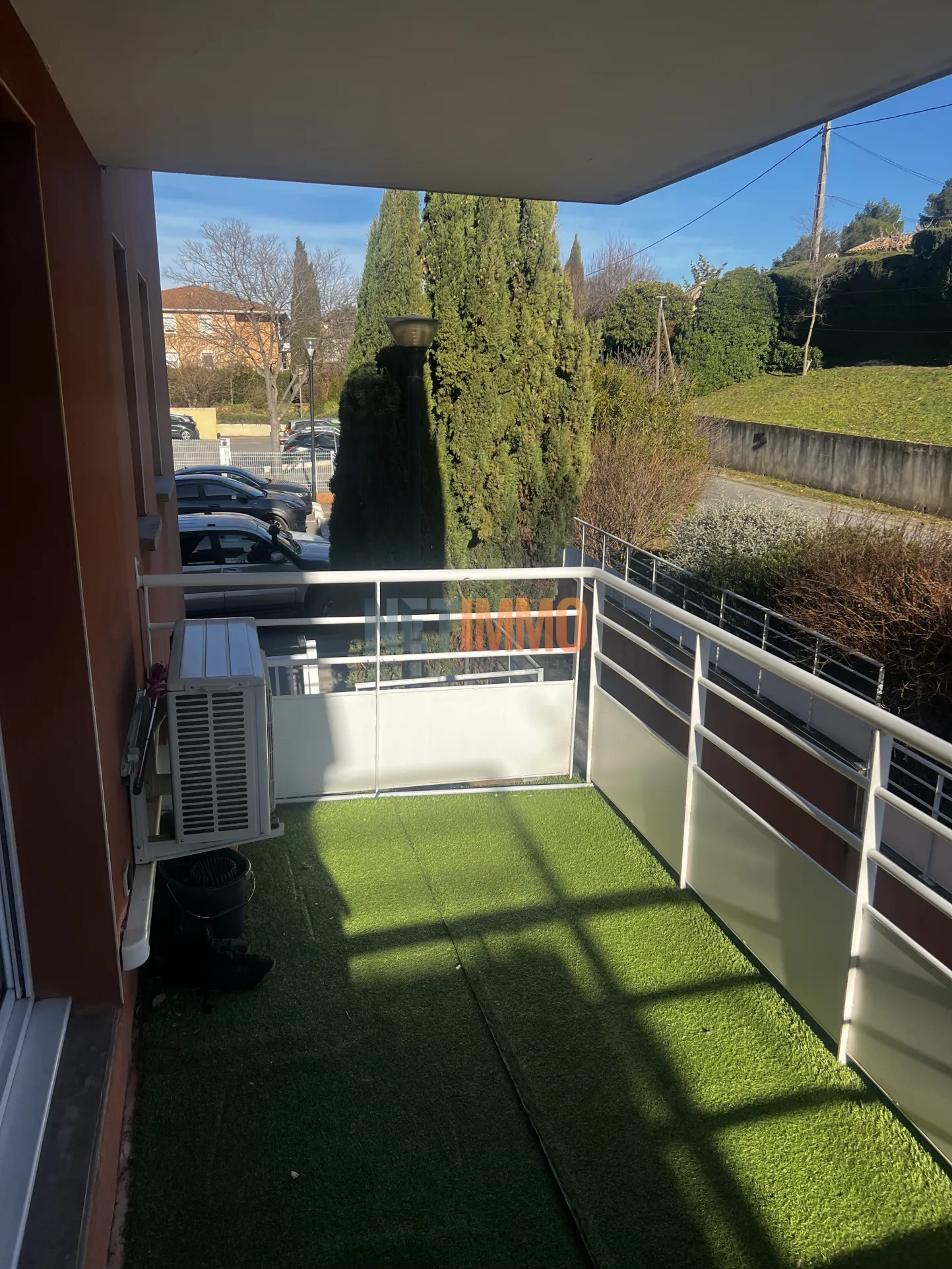 Appartement T3 lumineux à Vauvert avec piscine 