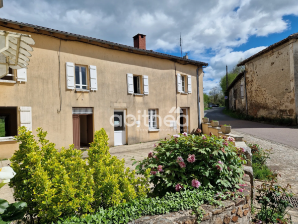 Ancien bureau de poste à Suris - Immeuble avec 2 appartements à vendre