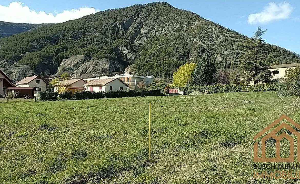 Terrain de 1152 m² à vendre à Espinasses pour 127 000 € 