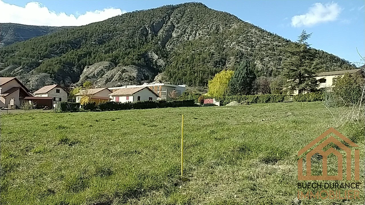 Terrain de 1152 m² à vendre à Espinasses pour 127 000 € 