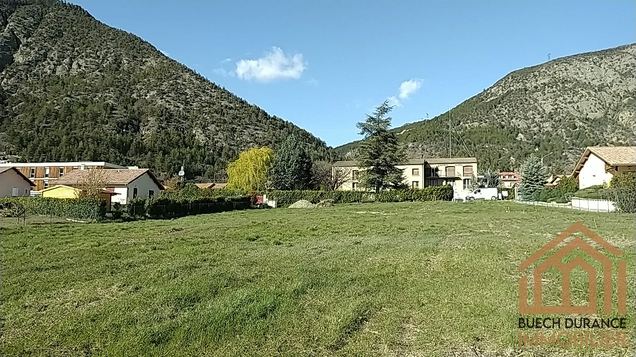 Terrain de 1152 m² à vendre à Espinasses pour 127 000 € 