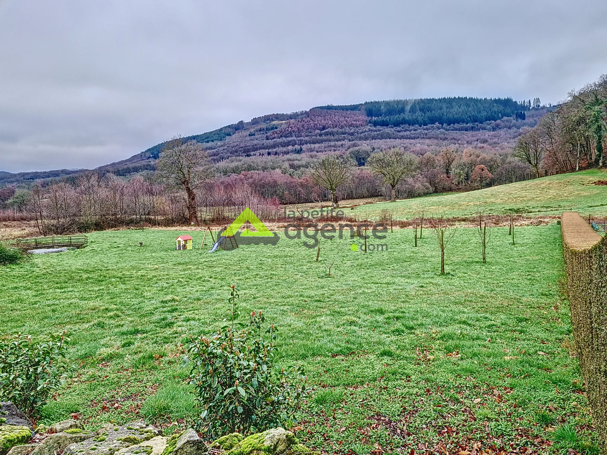 Terrain constructible de 1500 m² à Saint-Sulpice-le-Guérétois à vendre 