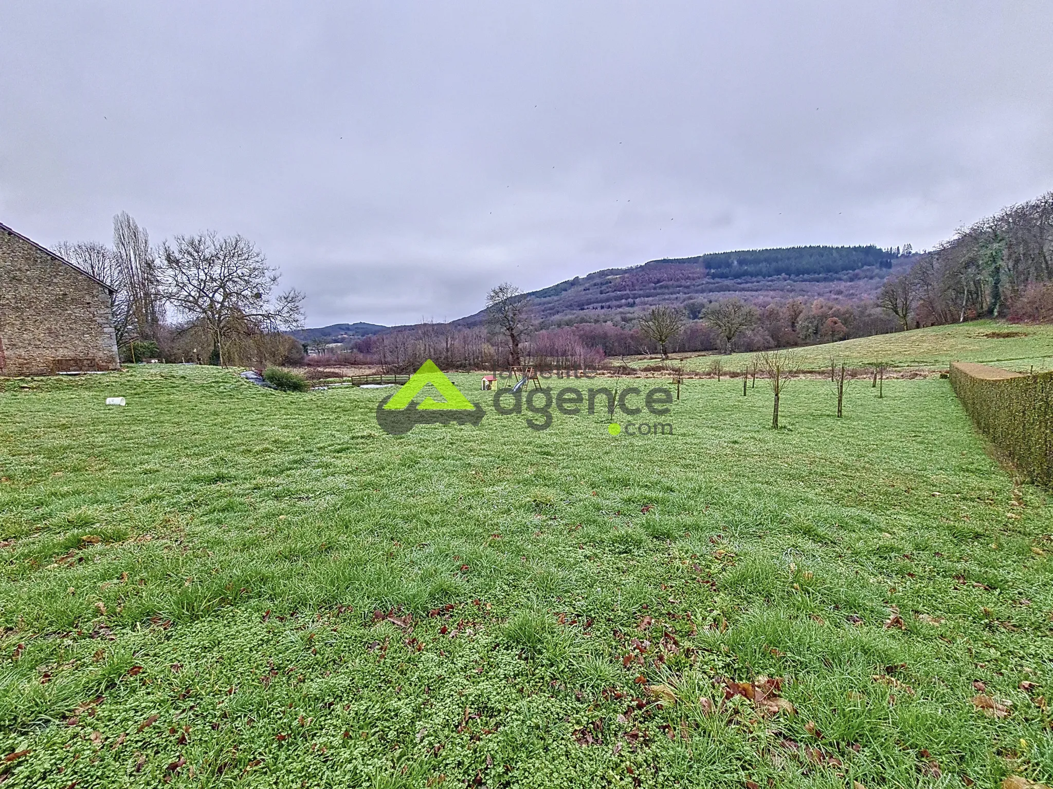 Terrain constructible de 1500 m² à Saint-Sulpice-le-Guérétois à vendre 