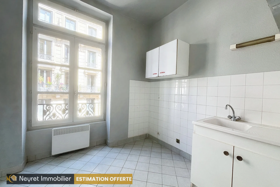 Vente Appartement T2 Charme Ancien avec Balcon à Lyon 2 