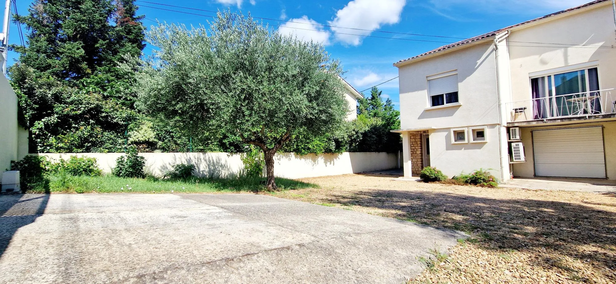 Maison rénovée avec 5 chambres à vendre à Bagnols sur Cèze 