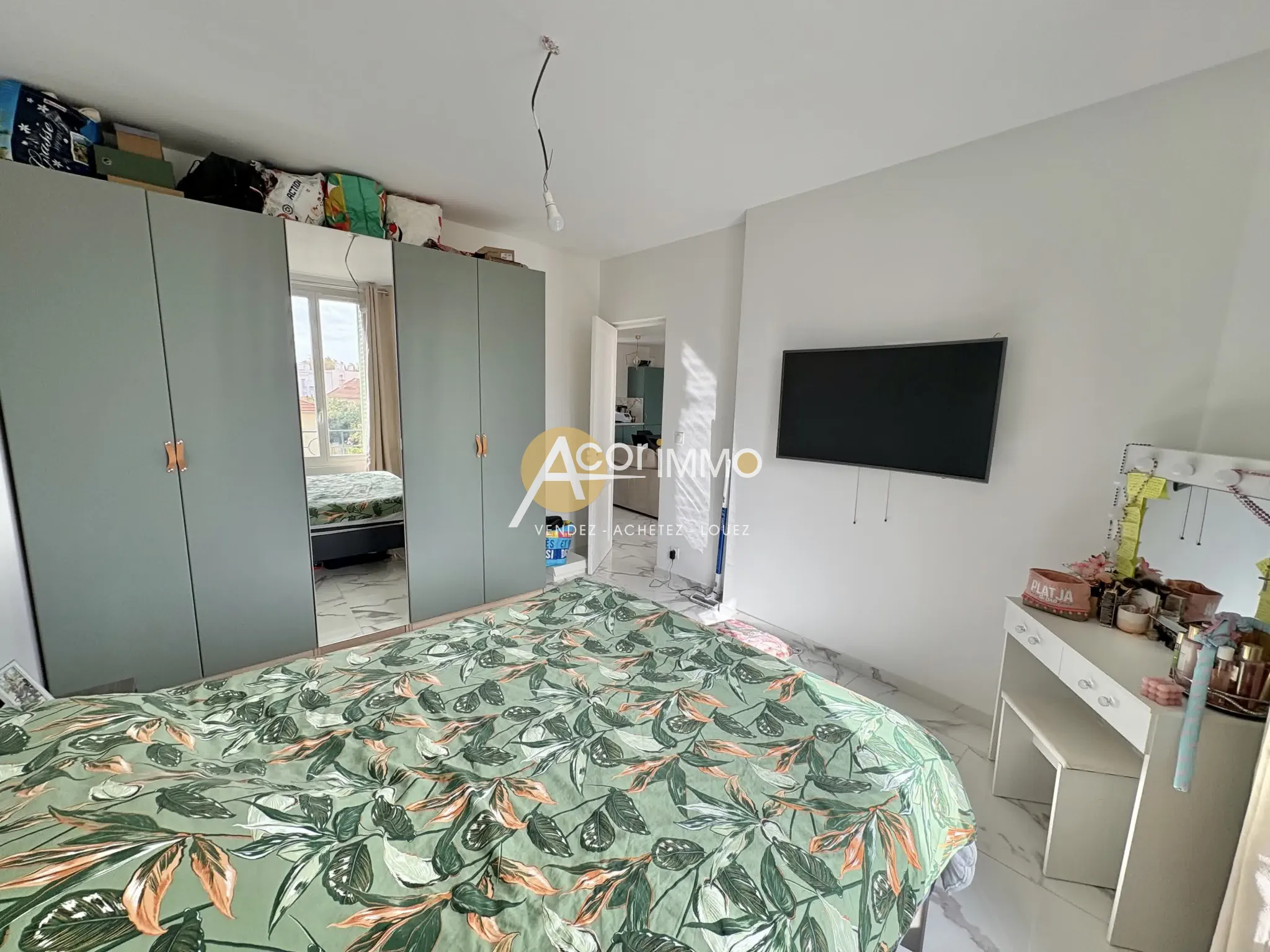 Appartement T3 lumineux avec balcons à La Seyne-sur-Mer 