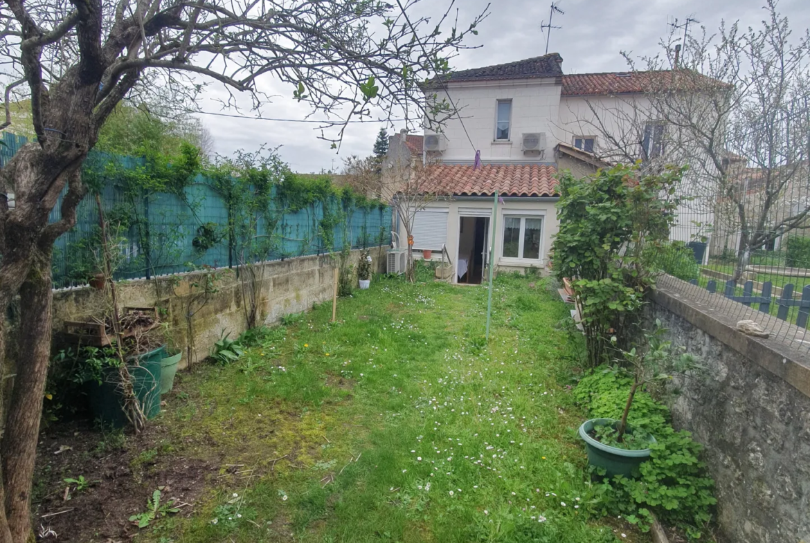 Maison de Ville à Angoulême avec Jardin et Garage 