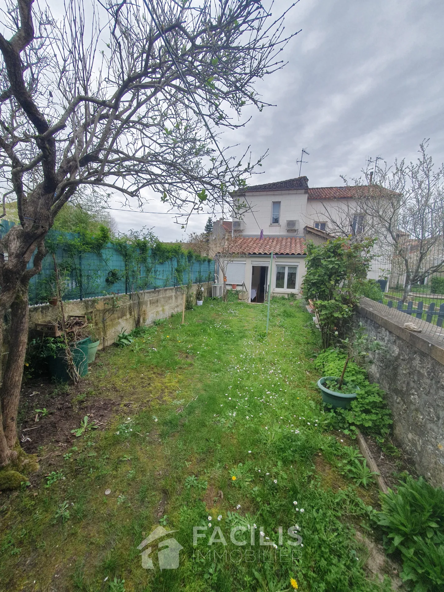 Maison de Ville à Angoulême avec Jardin et Garage 