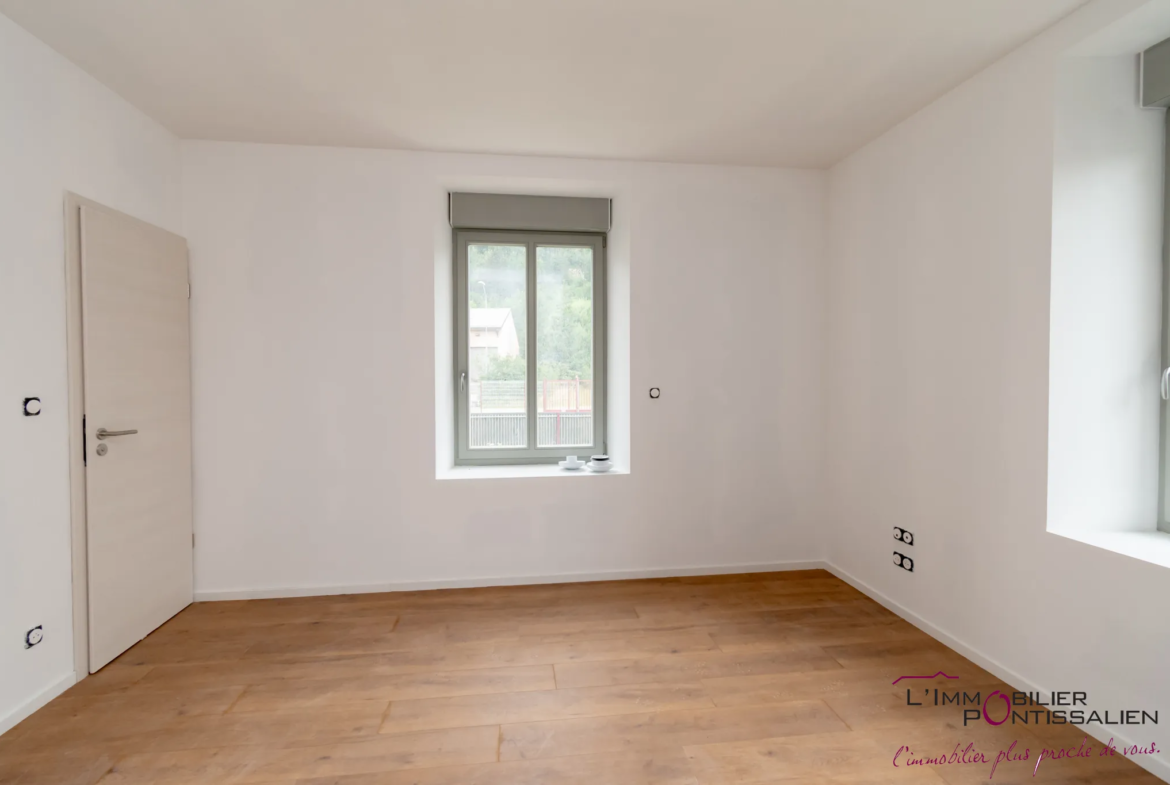 Appartement neuf de type 2 à La Cluse et Mijoux avec jardin 