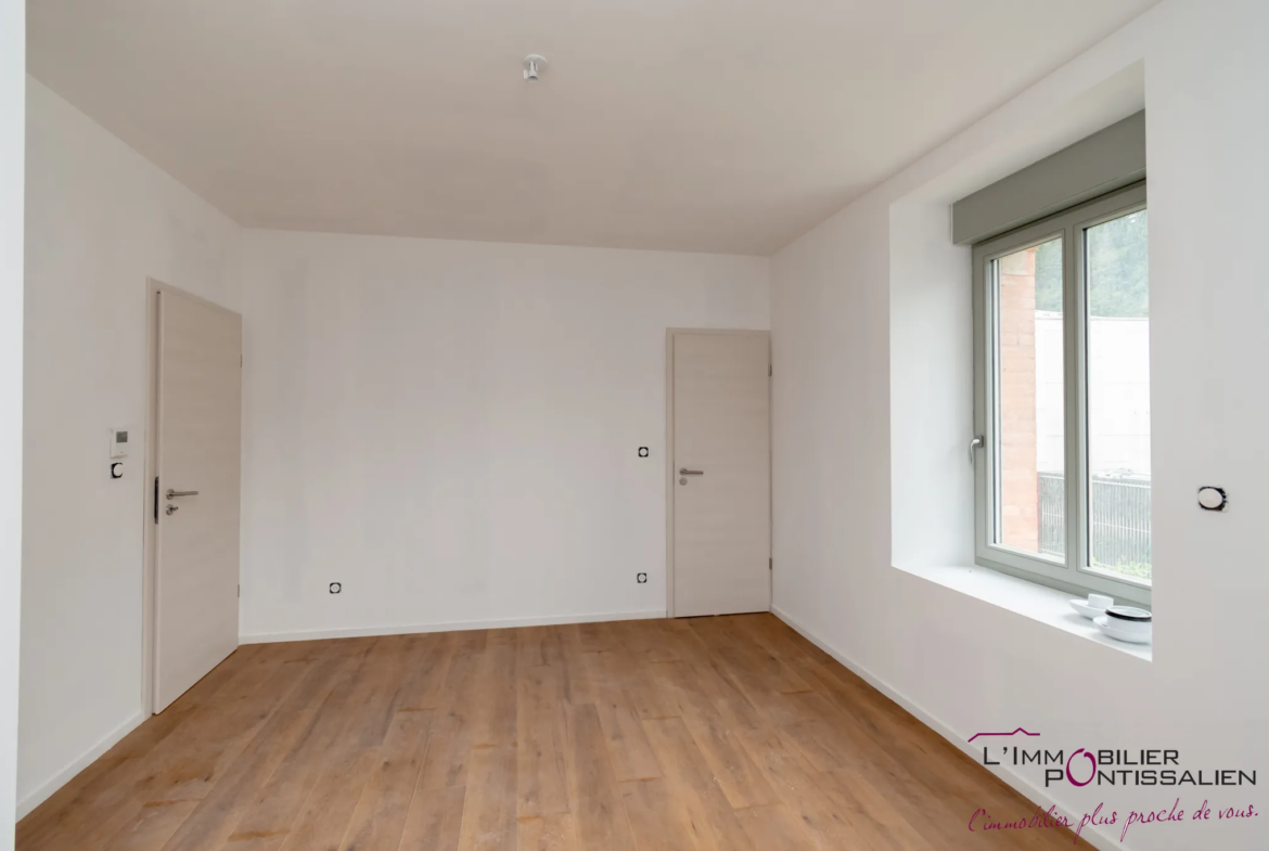 Appartement neuf de type 2 à La Cluse et Mijoux avec jardin 