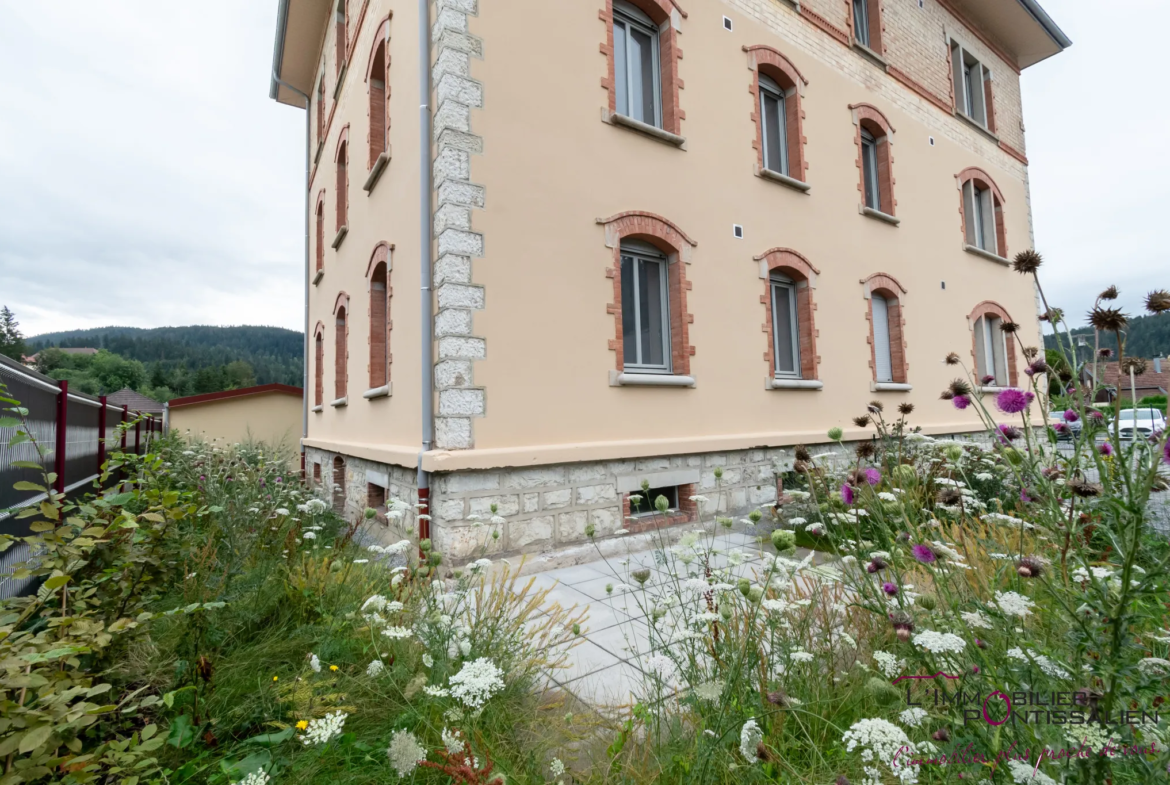 Appartement neuf de type 2 à La Cluse et Mijoux avec jardin 