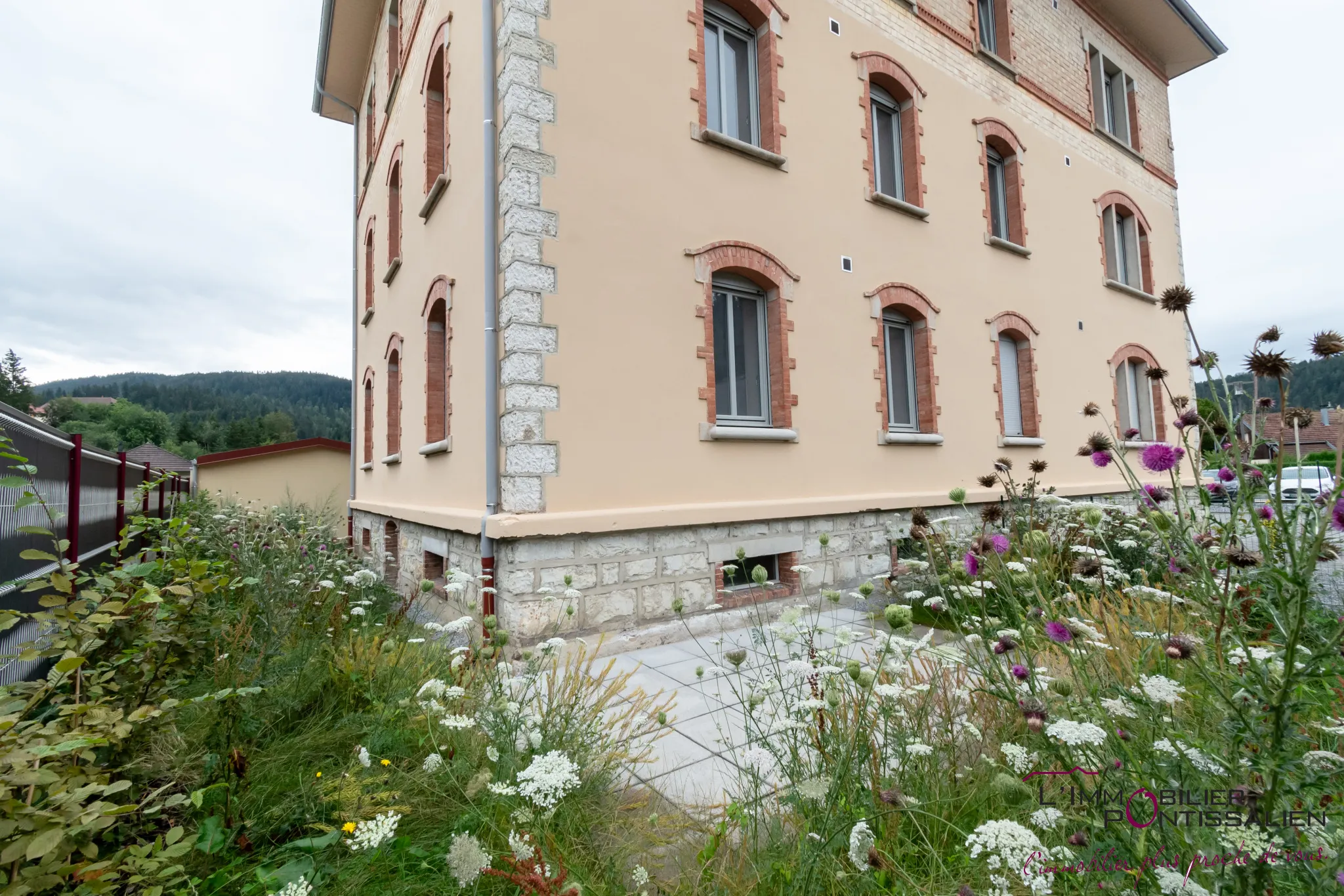 Appartement neuf de type 2 à La Cluse et Mijoux avec jardin 