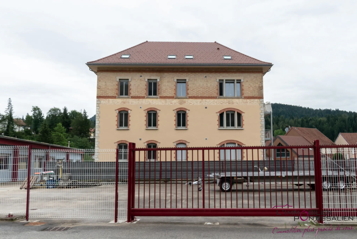 Appartement neuf de type 2 à La Cluse et Mijoux avec jardin 