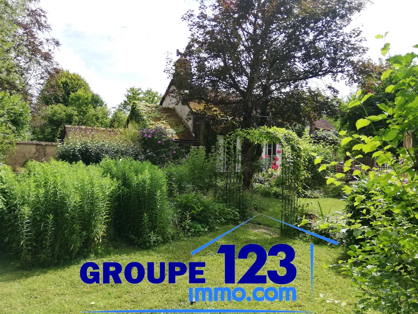 Vente de 2 maisons avec jardin à La Ferté-Loupière 