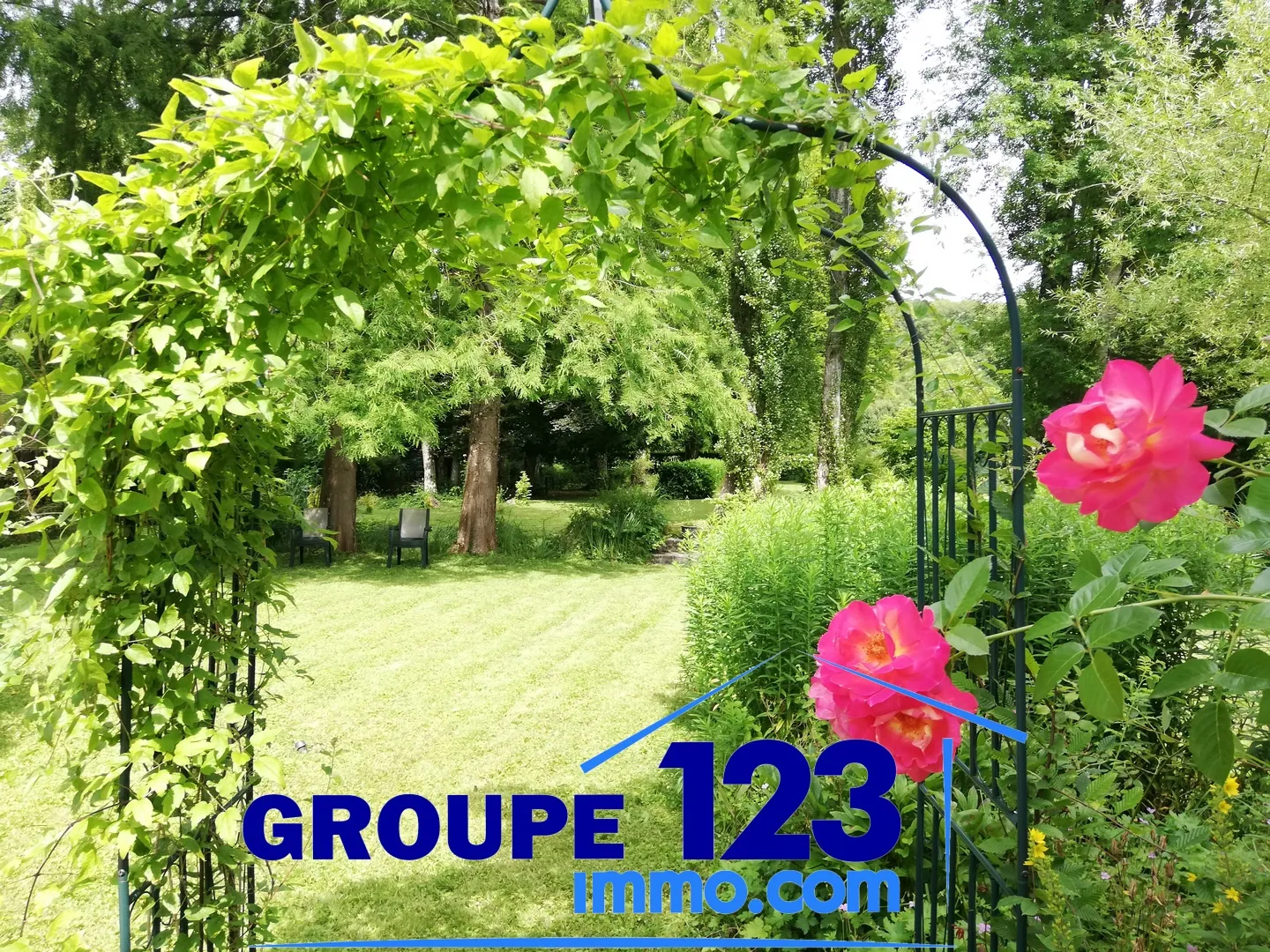 Vente de 2 maisons avec jardin à La Ferté-Loupière 