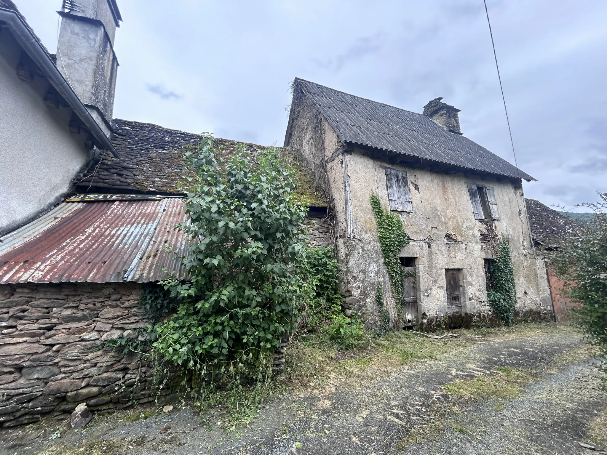 Maison à rénover entièrement à vendre à Argentat - Opportunité exceptionnelle 