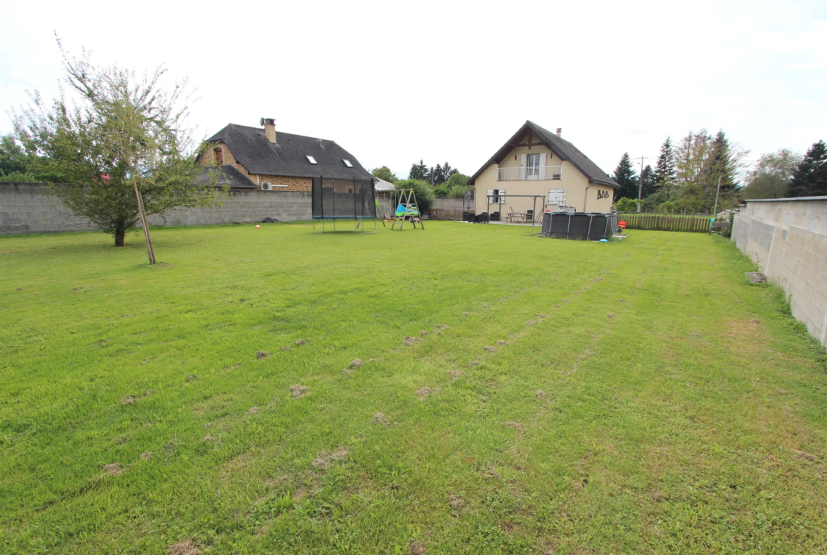 Maison à vendre à Pontacq - 134 m² avec jardin et garages 