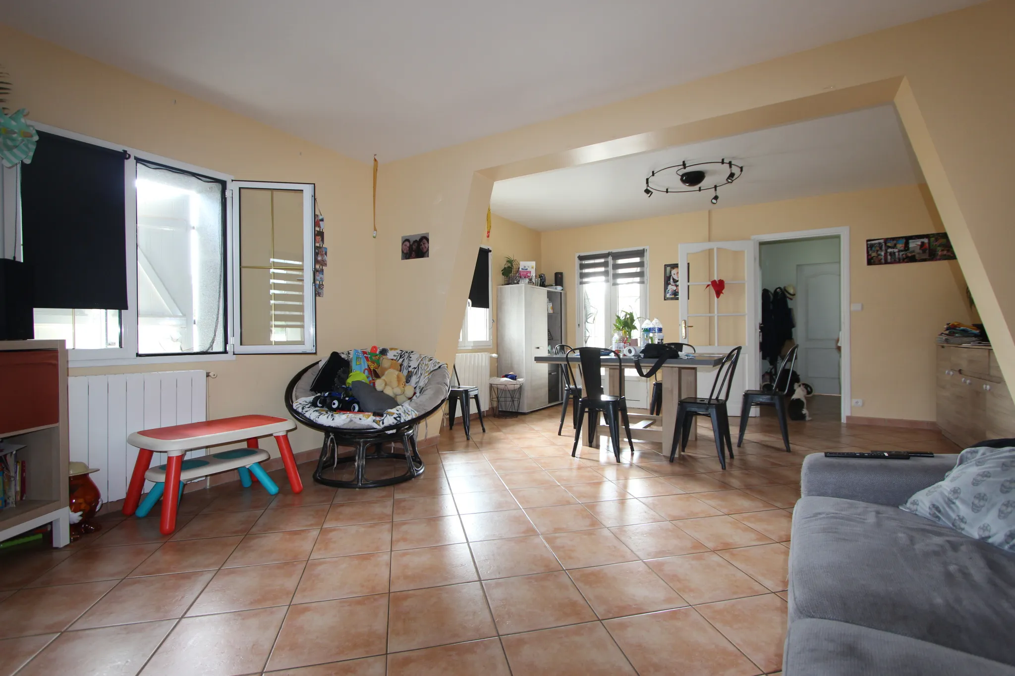 Maison à vendre à Pontacq - 134 m² avec jardin et garages 