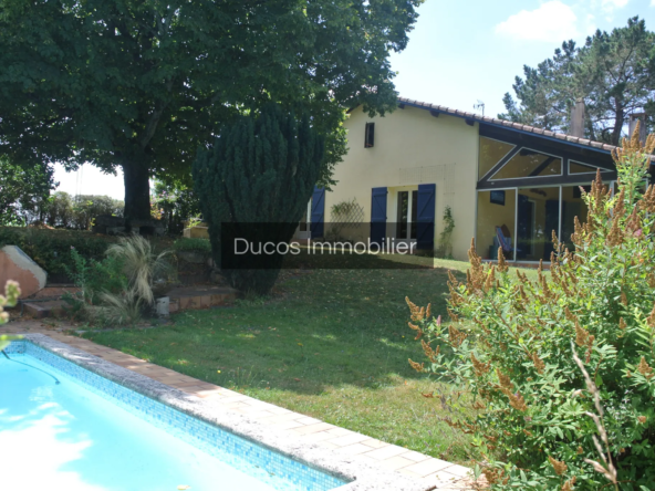 Maison spacieuse à Marmande avec piscine et 3 chambres