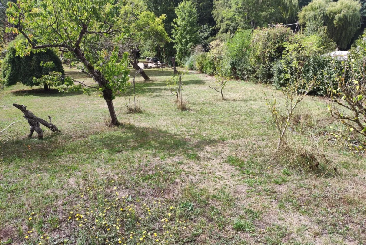 Terrain à bâtir de 700 m² près de Dourdan 