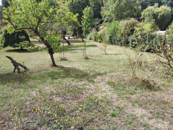 Terrain à bâtir de 700 m² près de Dourdan