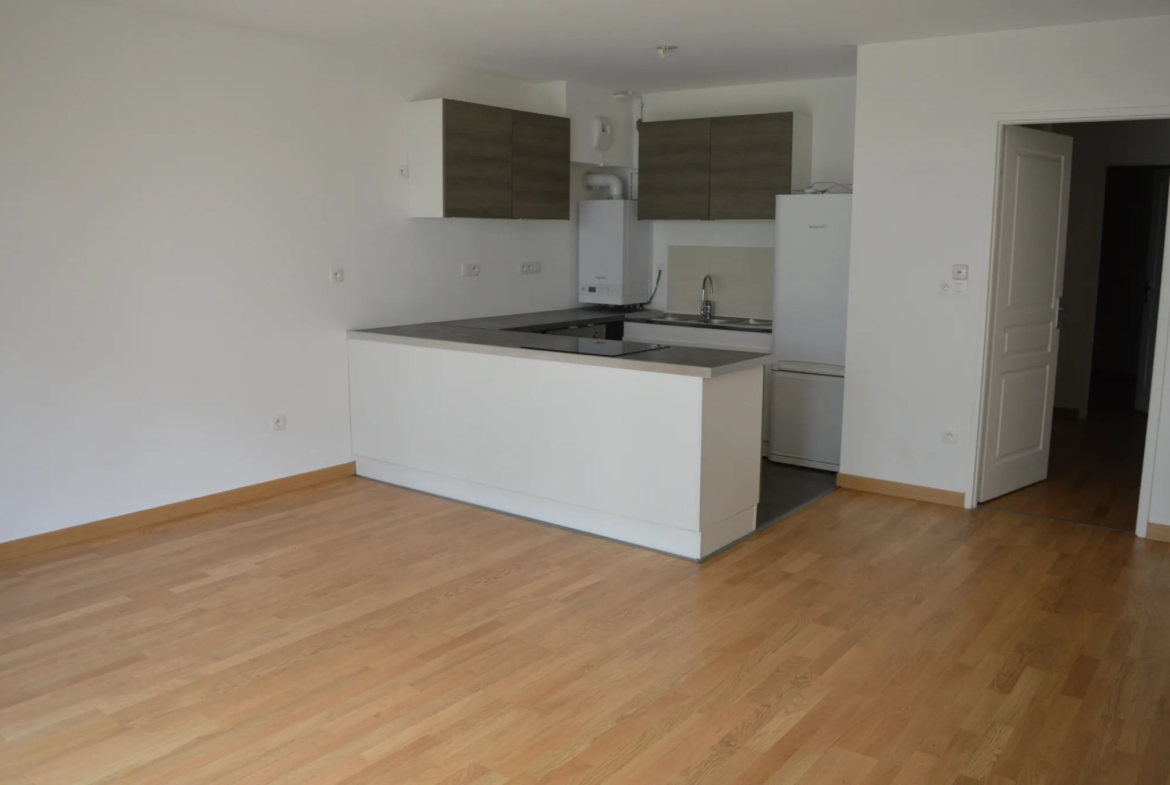 Appartement Type 3 avec Jardin et Parking à Reims 