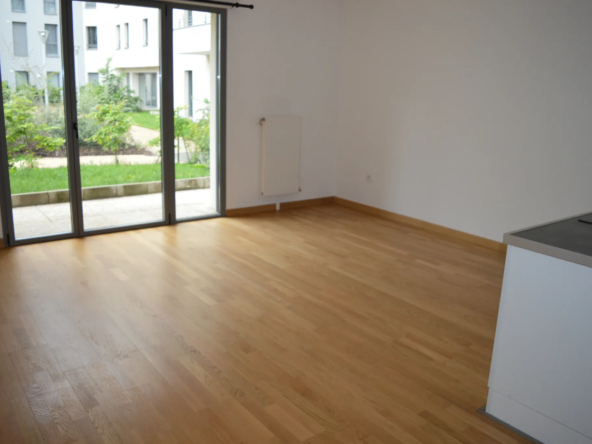 Appartement Type 3 avec Jardin et Parking à Reims