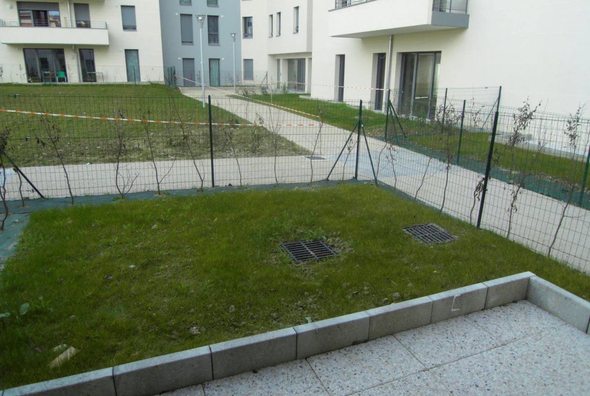 Appartement Type 3 avec Jardin et Parking à Reims 