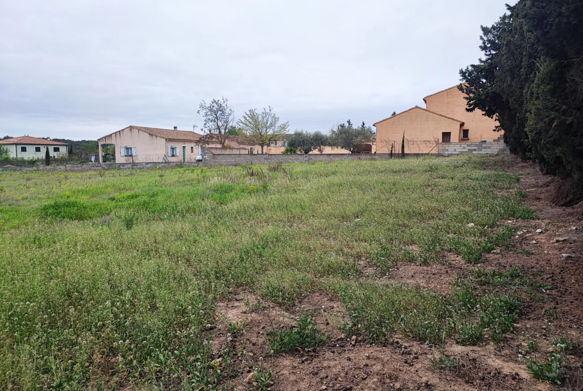 Terrain constructible de 829 m² à Castelnau d'Aude 