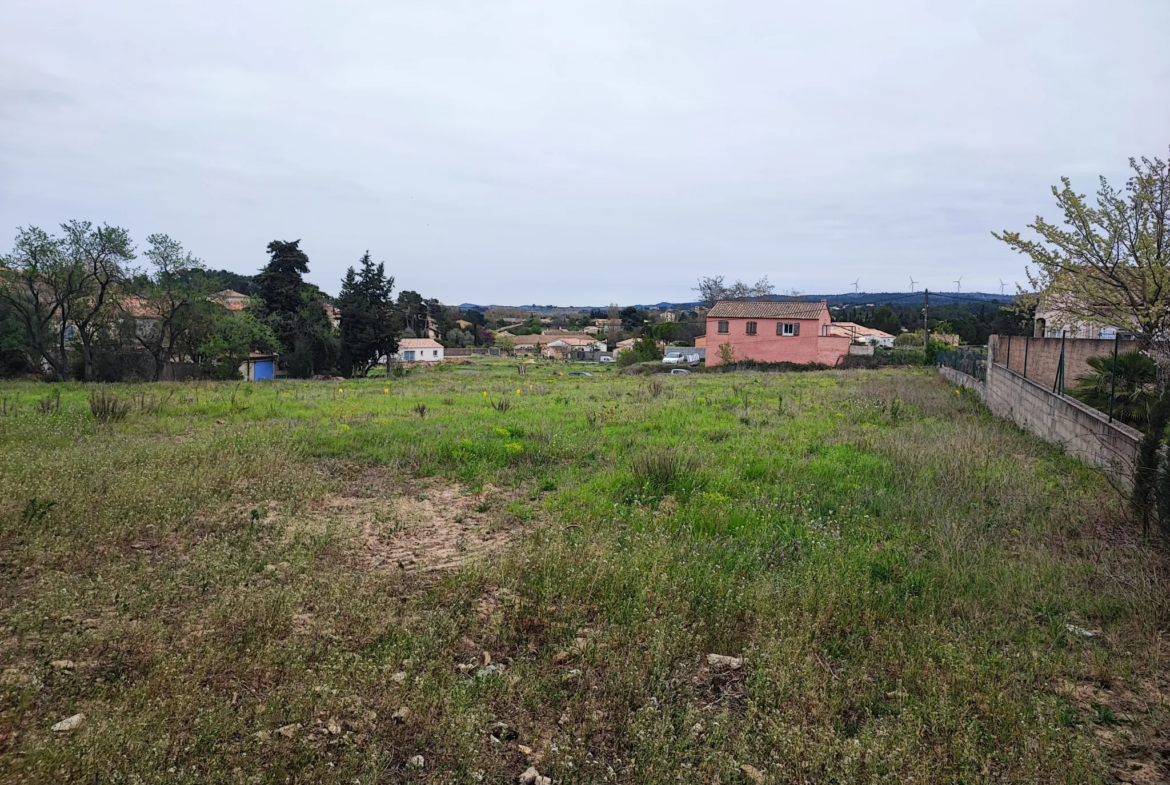 Terrain constructible de 829 m² à Castelnau d'Aude 