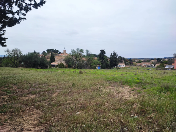 Terrain constructible de 829 m² à Castelnau d'Aude