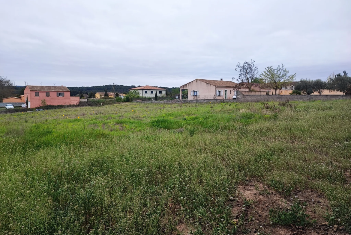 Terrain constructible de 829 m² à Castelnau d'Aude 