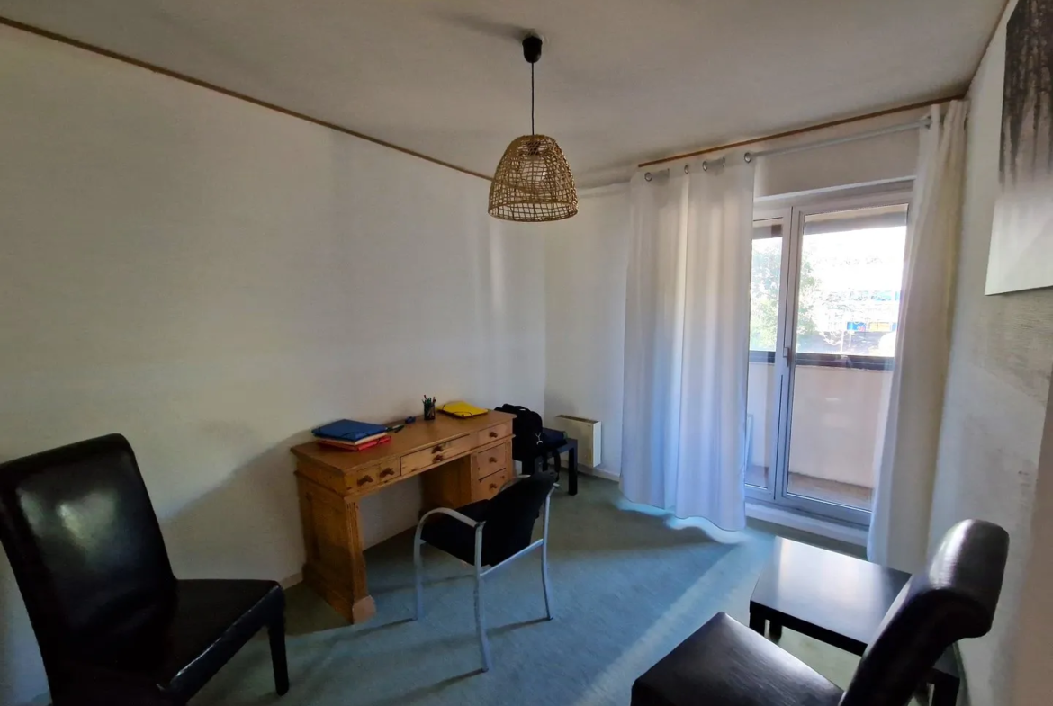 T4 de 89 m² avec Terrasse Sud et Parking à Toulon Est 