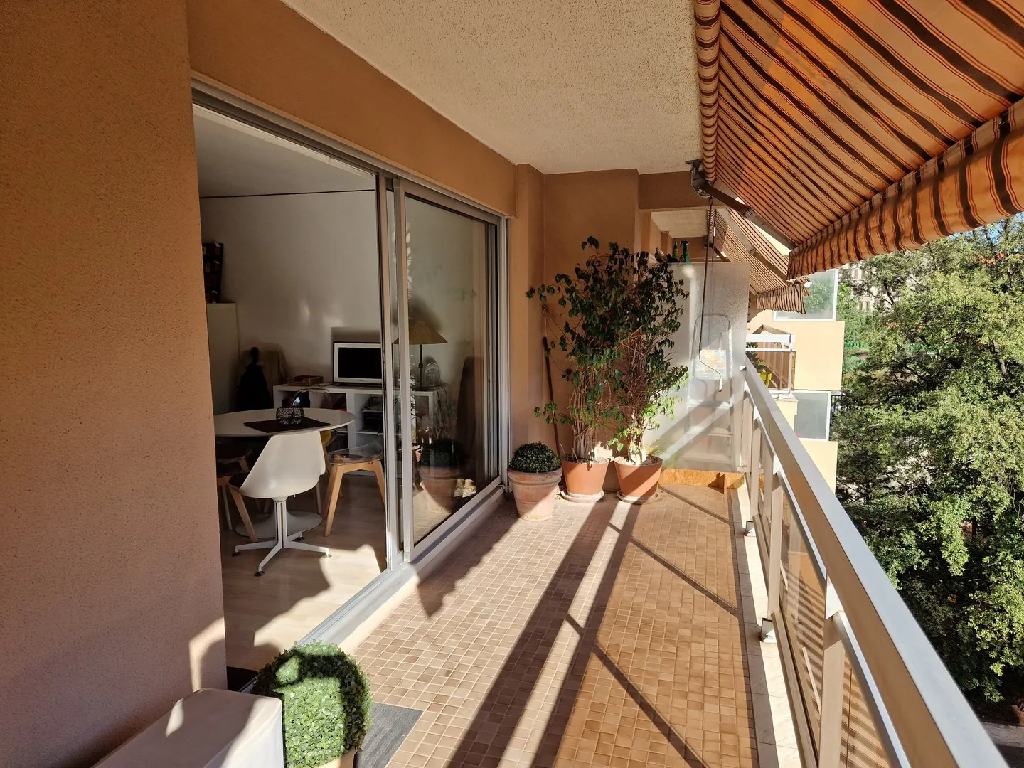 T4 de 89 m² avec Terrasse Sud et Parking à Toulon Est 