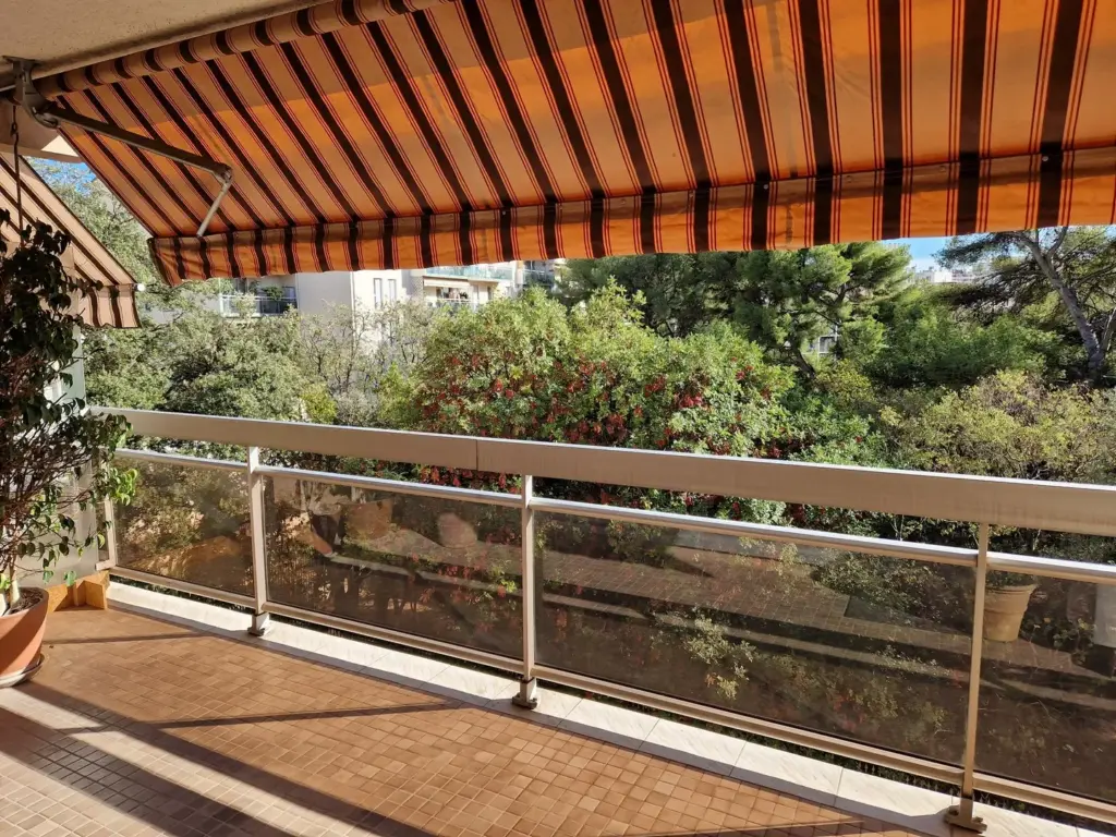 Appartement T4 de 89 m² à Toulon Est avec terrasse et parking