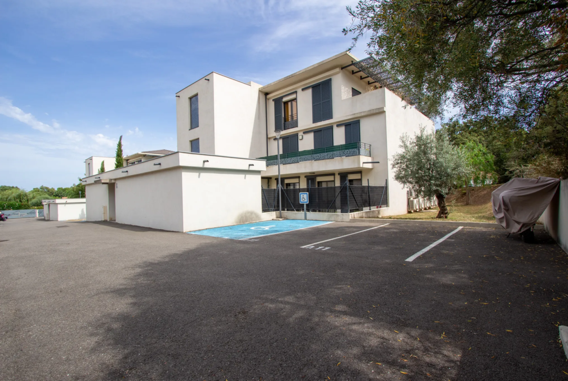 Appartement T2 presque neuf à Ste Lucie de Porto Vecchio 