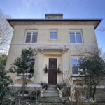 Maison de maître à rénover près du centre de Villedieu-les-Poêles